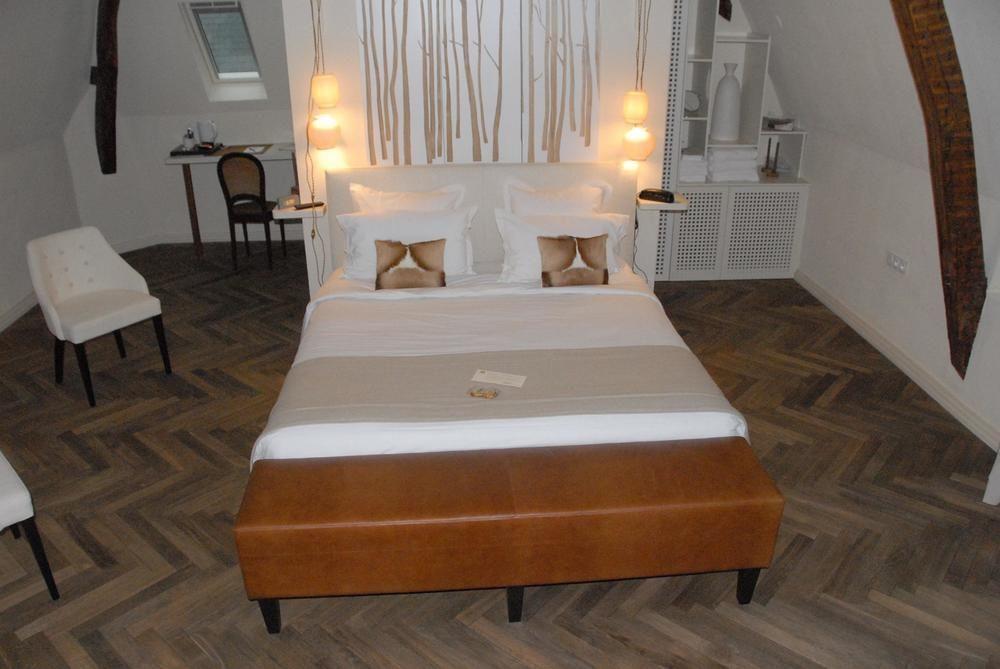 Отель Country Club Yvre-l'Eveque Экстерьер фото