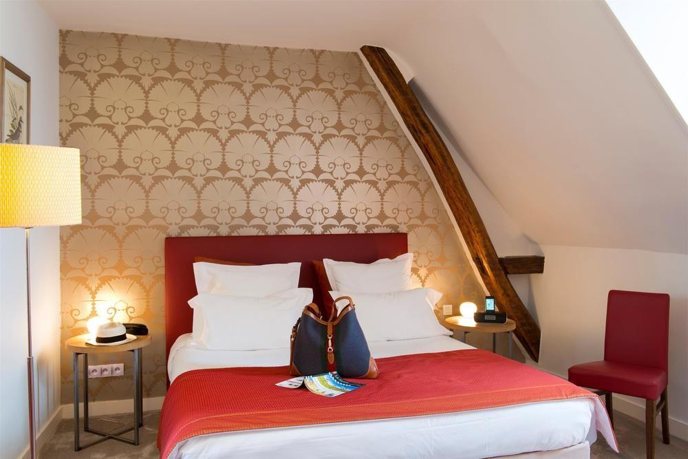 Отель Country Club Yvre-l'Eveque Экстерьер фото