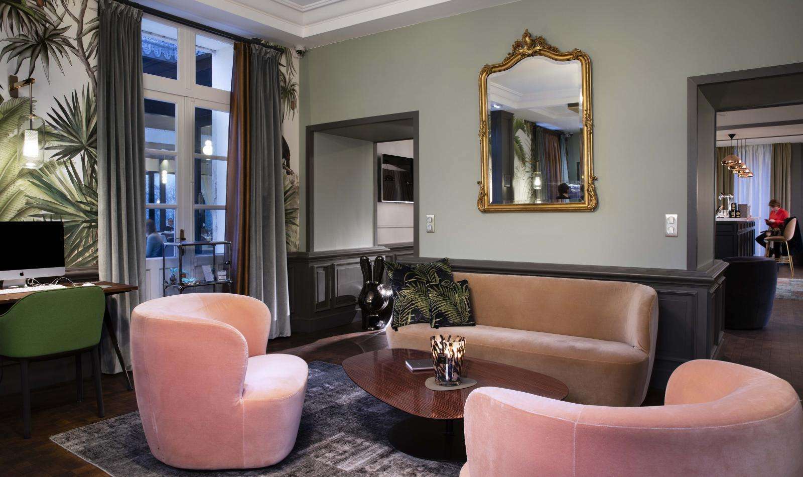 Отель Country Club Yvre-l'Eveque Интерьер фото
